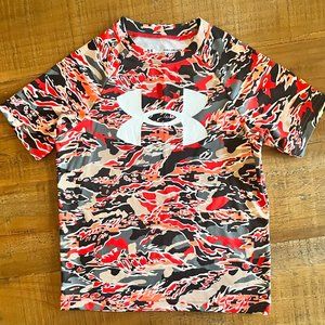 Boys Under Armour Loose Fit Heat Gear Short Sleeve Size XS